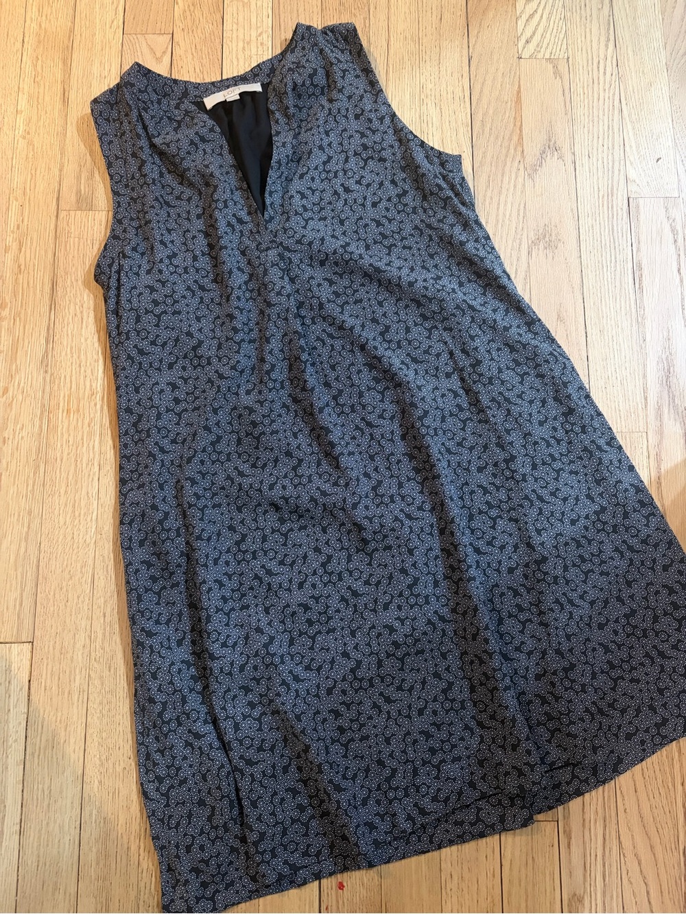 LOFT Black and Gray Sleeveless Shift Dress